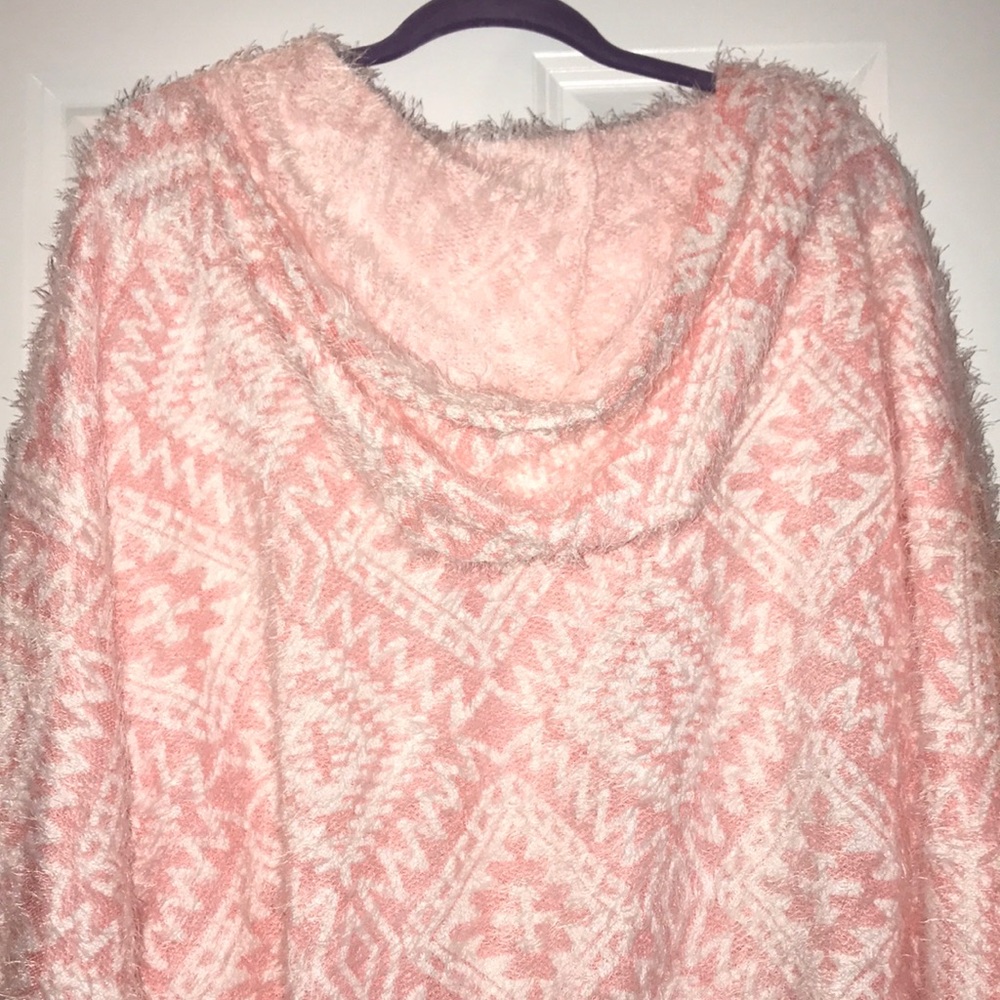 Poncho - Picture 4 of 4